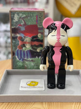BE@RBRICK x Cute Kiss 100%+400% bearbrick