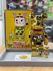 BE@RBRICK x Maneki Neko Peko-chan Gold Chrome 100%+400% (Released in 2017) bearbrick