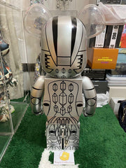 BE@RBRICK x 机械哥斯拉 1000% bearbrick 机械哥斯拉