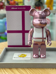 BE@RBRICK x Medicom Toy Plus 400% 粉色(第一代于 2016 年发布)