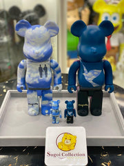 BE@RBRICK x 雷内·马格利特 无限认可 1963 比利牛斯山城堡 400% & 100% Bearbrick