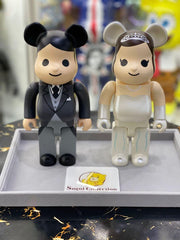 BE@RBRICK x 婚礼情侣 400% 套装(第一代于 2013 年推出)