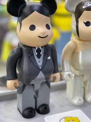 BE@RBRICK x 婚礼情侣 400% 套装(第一代于 2013 年推出)