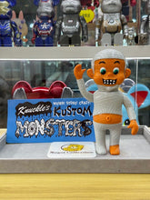 Headlock Studio Monsters “Kid Mummy” 橙白版 (艺术家 Knuckle 签名,香港 Toysoul 2023 独家发售)