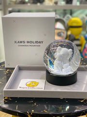Kaws Holiday 长白山雪球 (限量 500 个) Kaws 长白山限定