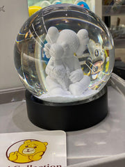 Kaws Holiday 长白山雪球 (限量 500 个) Kaws 长白山限定