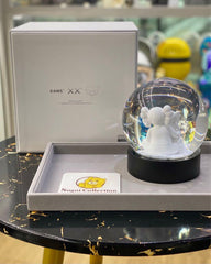 Kaws Holiday 长白山雪球 (限量 500 个) Kaws 长白山限定