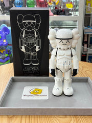 OriginalFake Kaws x 星球大战 Stormtrooper (2008 年上映) Storm Trooper