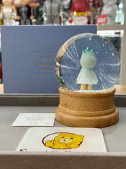 Moe Nakamura 雪花玻璃球“安静的探索”(全球限量 500 个,编号)中村萌