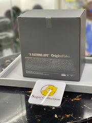 OriginalFake x A Bathing Ape Kaws Bape Baby Milo 白/灰色版。