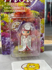 Pop Mart Molly x Mika Ninakawa “优雅的妖姬”手办(新加坡独家)“白无垢”