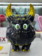 The Little Hut x T9G Rangeas Jr. 黑色和金色版