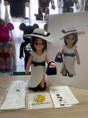 法国艺术家 Cesar Piette 的《现代女士》(限量 300 份,编号并签名)