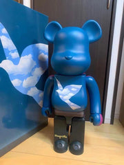 BE@RBRICK x Rene Magritte 1000%“L'oiseau de ciel 1965/La belle societe 1965”熊砖
