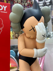 KAWS 铁壁阿童木乙烯塑料公仔彩色版(2012 年发行,限量 500 份)铁壁阿童木
