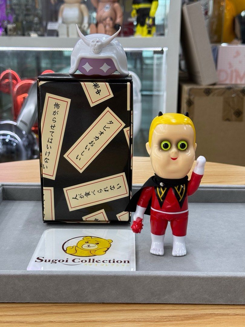 黑珍珠 x 机动战士高达夏亚的逆袭 夏亚鲁尼 sofubi (由 Josh Wang 设计)