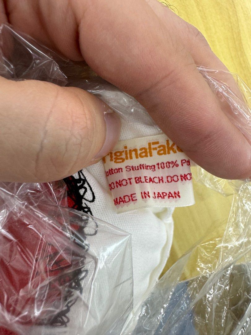 OriginalFake Kaws 铁壁阿童木靠垫（日本制造，2013 年发布） Original Fake