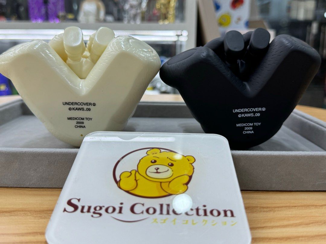 OriginalFake Kaws x Undercover Bear Companion White & Black set (Released in 2009)