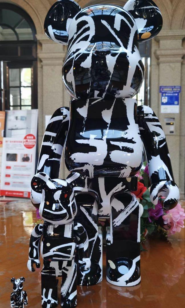 BE@RBRICK x Meilin 韩美林 400% & 100% Bearbrick Han Meilin