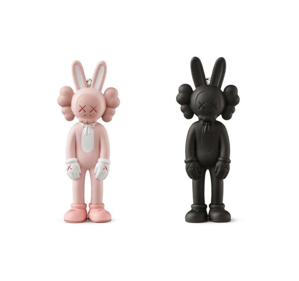 Kaws Tokyo First 钥匙扣 (全套15件)